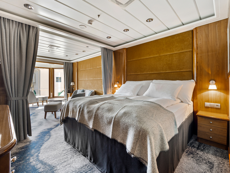 Expedition Suite | Grand Suite on middle or upper deck